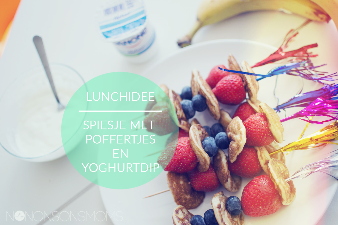 lunchidee - spiesjes met poffertjes, vers fruit en yoghurtdip