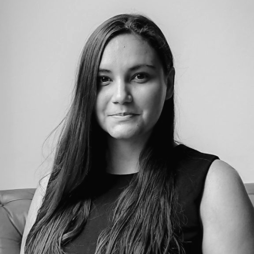 Madalina Henter is our Legal Expert and Co-Founder.