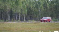 Emmaboda SS 2015-06-06 - Turbo-Fredde rattar runt på banan.