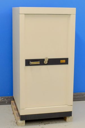 Begagnat värdeskåp Rosengren 3036 v3 med stängd dörr