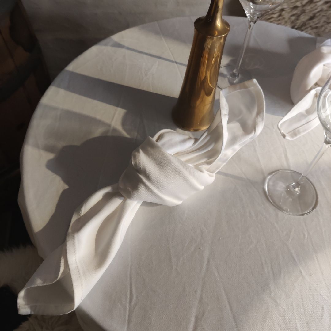 Hvid serviet i bomuld