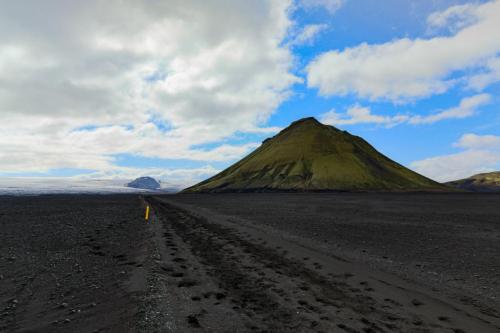 Mælifellssandur. En sandørken ved Mýrdalsjökull.