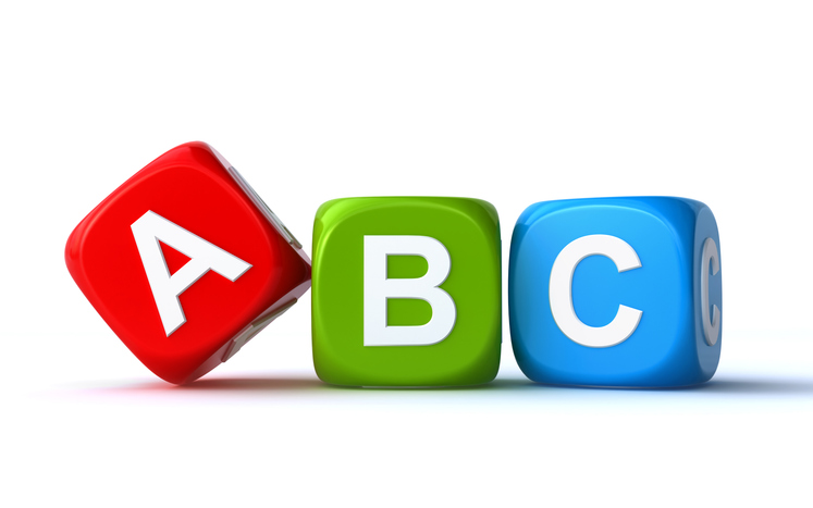 3 terninger med bokstavene A,B,C på