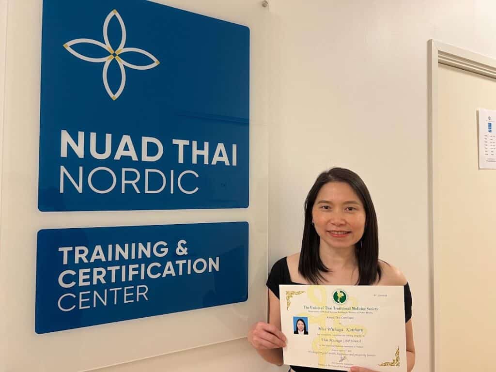 Nuad Thai Nordic center erbjuder thailändsk massage utbildning för thailändare som bor i Sverige.