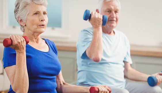 work-out voor senioren om de gewrichten sterk en soepel te houden