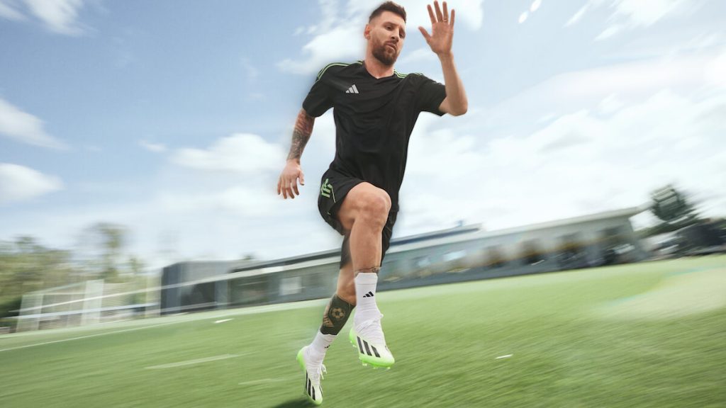 nya Adidas X-Crazyfast fotbollsskor och Lionel Messi 2023