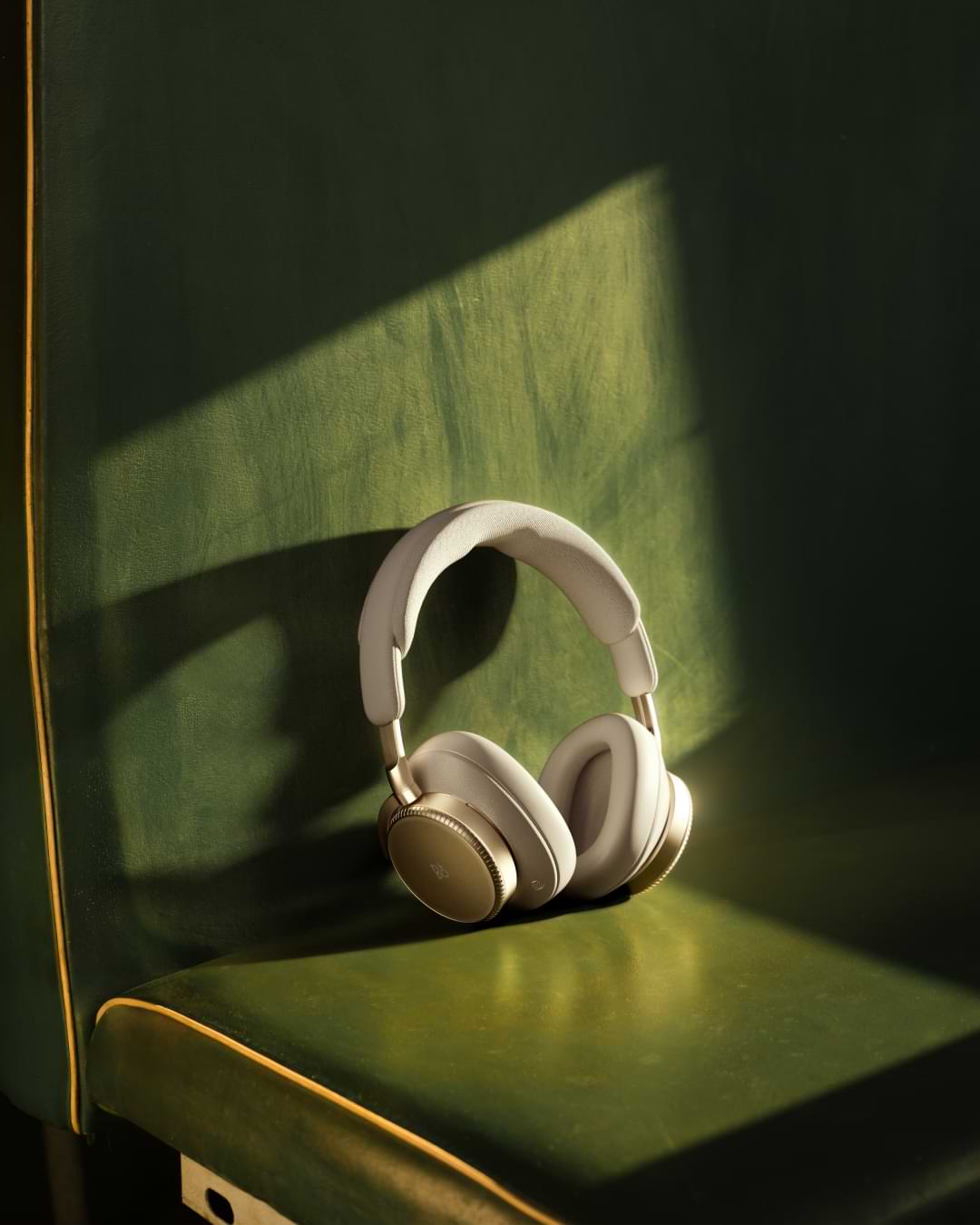 Bang & Olufsen Beoplay H100 hörlurar