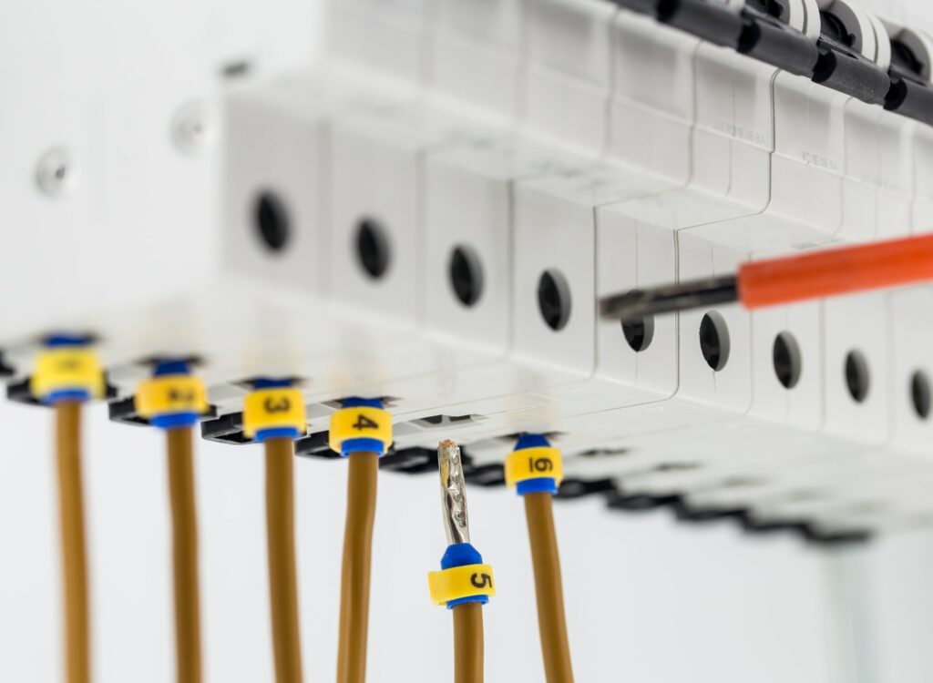 El-installation Elektriker Humlebæk tilbyder komplette el af høj kvalitet til lav pris. Ring nu for akut elektriker eller El-installatør Humlebæk