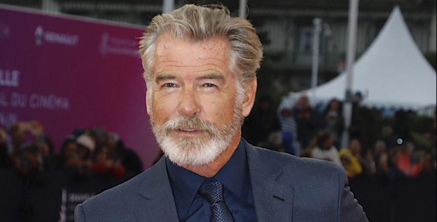 Överraskande besök av Pierce Brosnan på rundtur i Georgien