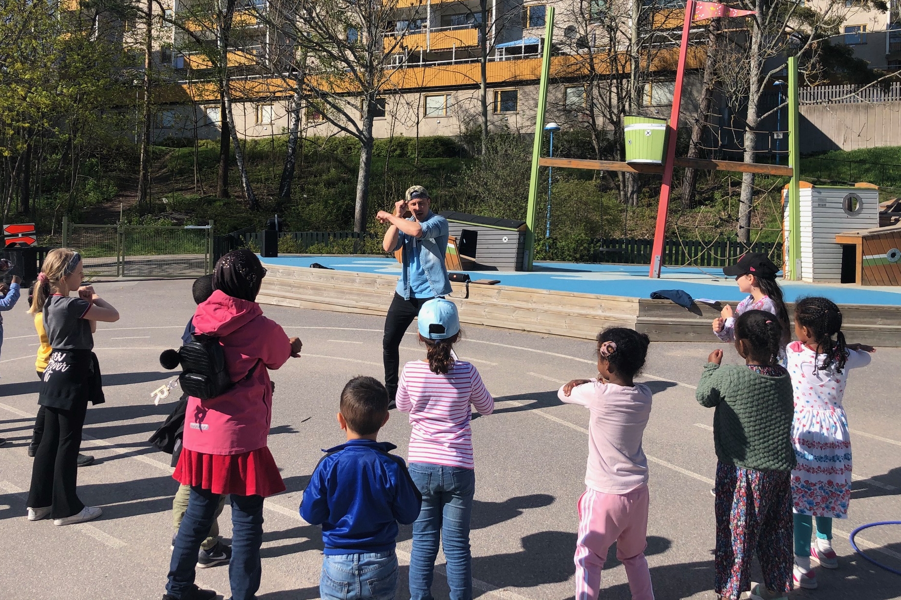 Let's dance och matematik i parkleken i Rinkeby ...