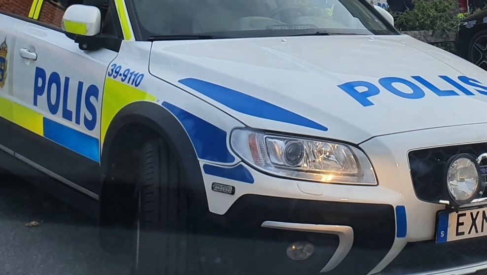 Polisbil i närbild