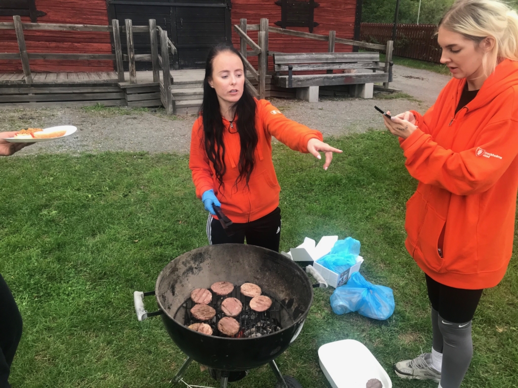 Det bjöds på grillade hamburgare