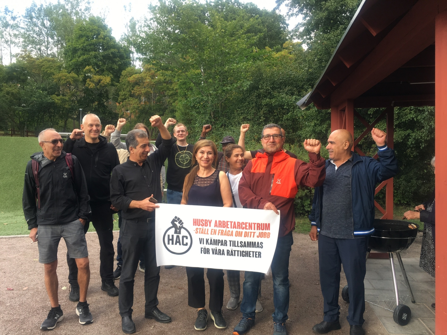 Husby arbetarcentrum grillar i solidaritet med Zalando-arbetarna