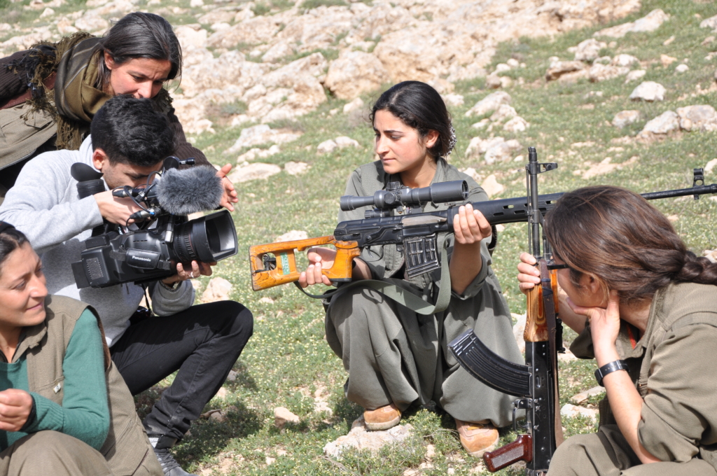 kvinnliga PKK-soldater i ERbil.