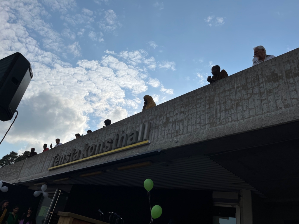 Himlen ovanför konsthallen i Tensta.