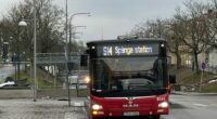 bild på röd buss