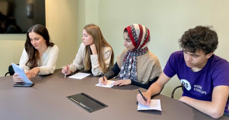 Elif Cifoglu, Alice Vlasova, Sara Beit Ghanem och Eric Swenzen Junior