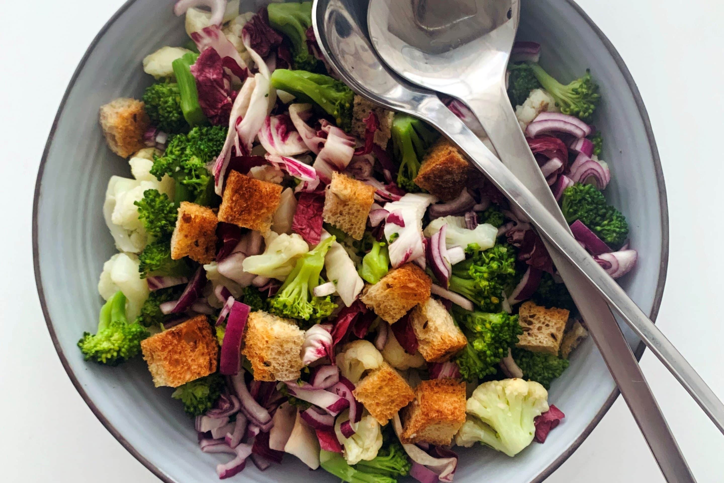 Salat med blomkål og broccoli