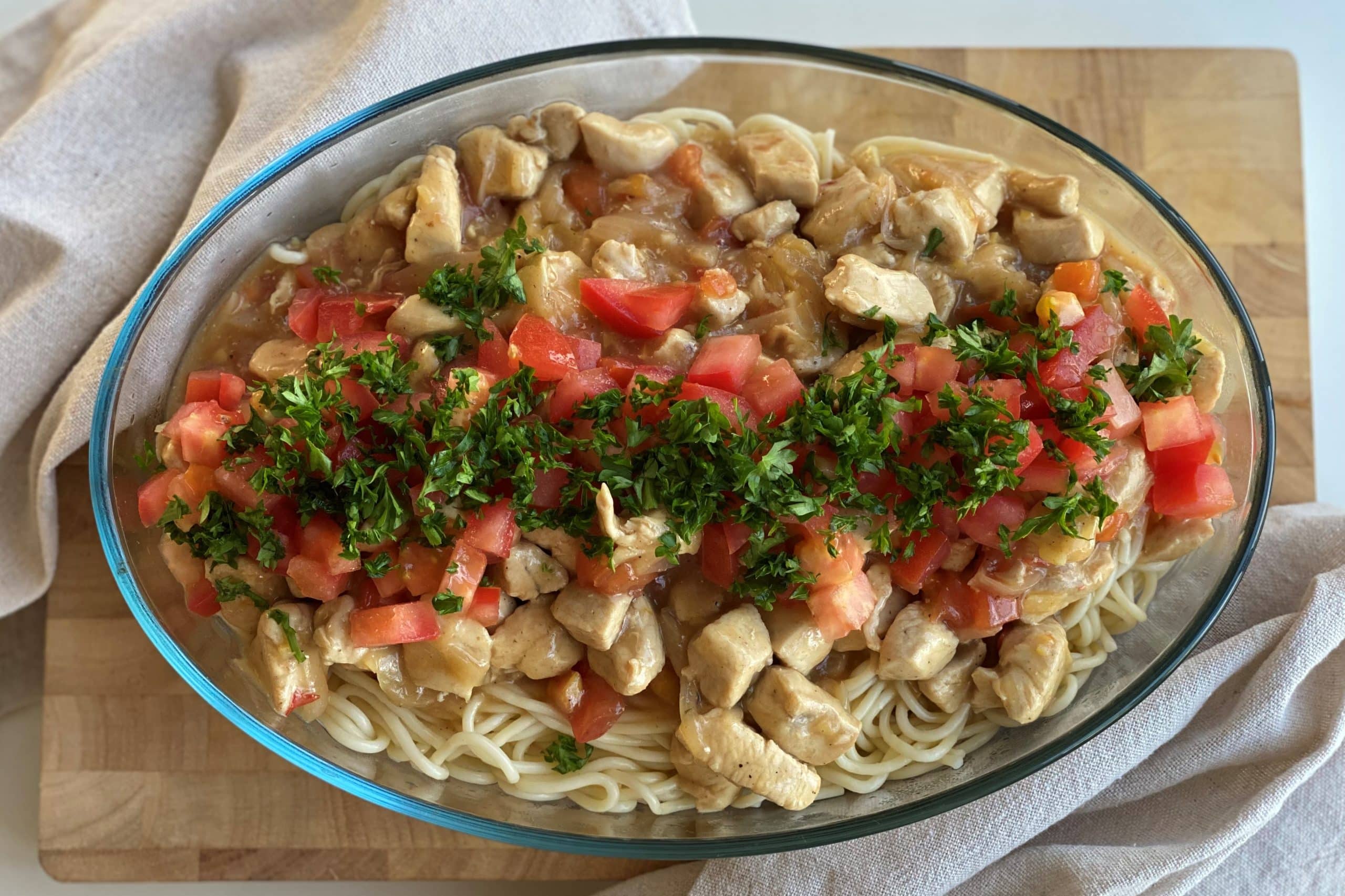 Citronkylling med spaghetti og tomater