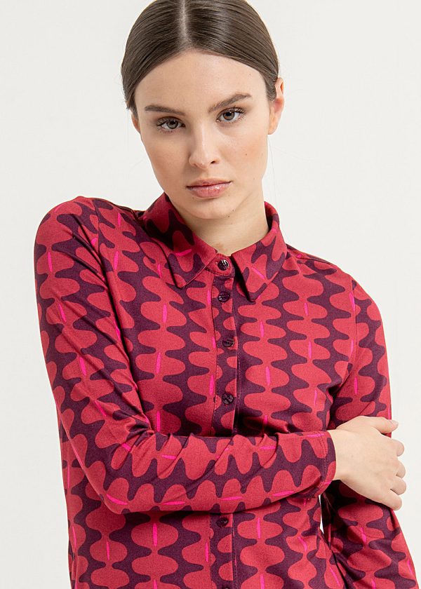 Surkana Basic shirt 563ANVE113 41 maroon model close up