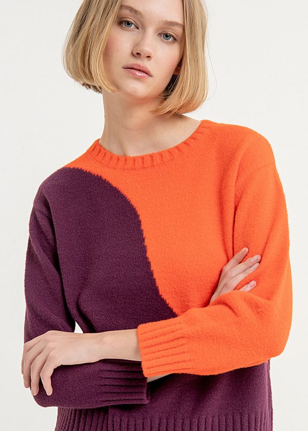 Surkana Mid lenght sweater with box neckline 563COIN232 20 orange model front close