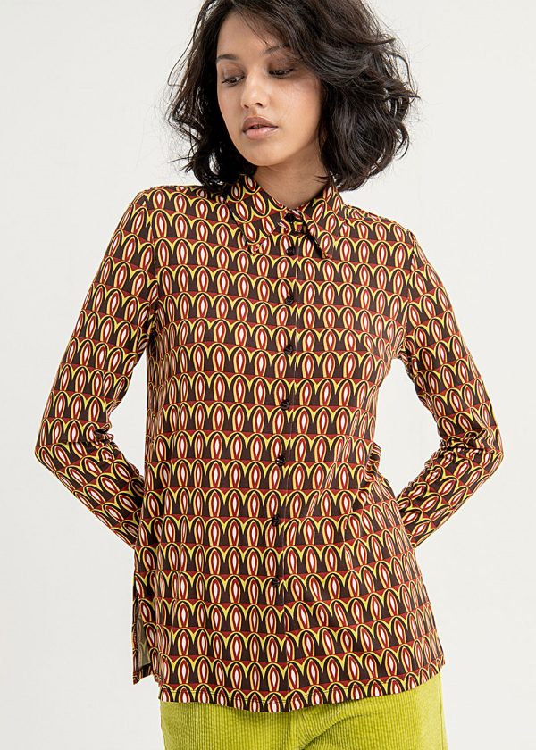 Surkana Wide shirt, with slits on the sides 553CAFO114 70 brown model front 2