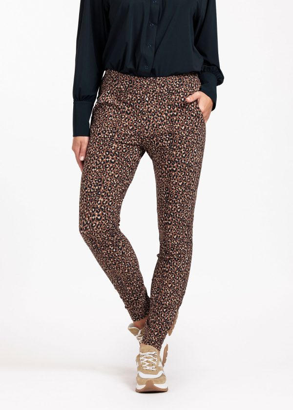 Studio Anneloes 09098-2384 Laura leopard trousers model front 1