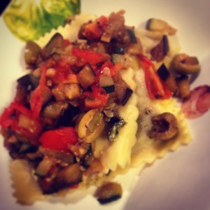 Easy peasy vegan dinner - mmmmhhh sooo lecker! Normalerweise isses bei uns aufwendiger aber ich musste heute ja schnell an den Rechner ;-)