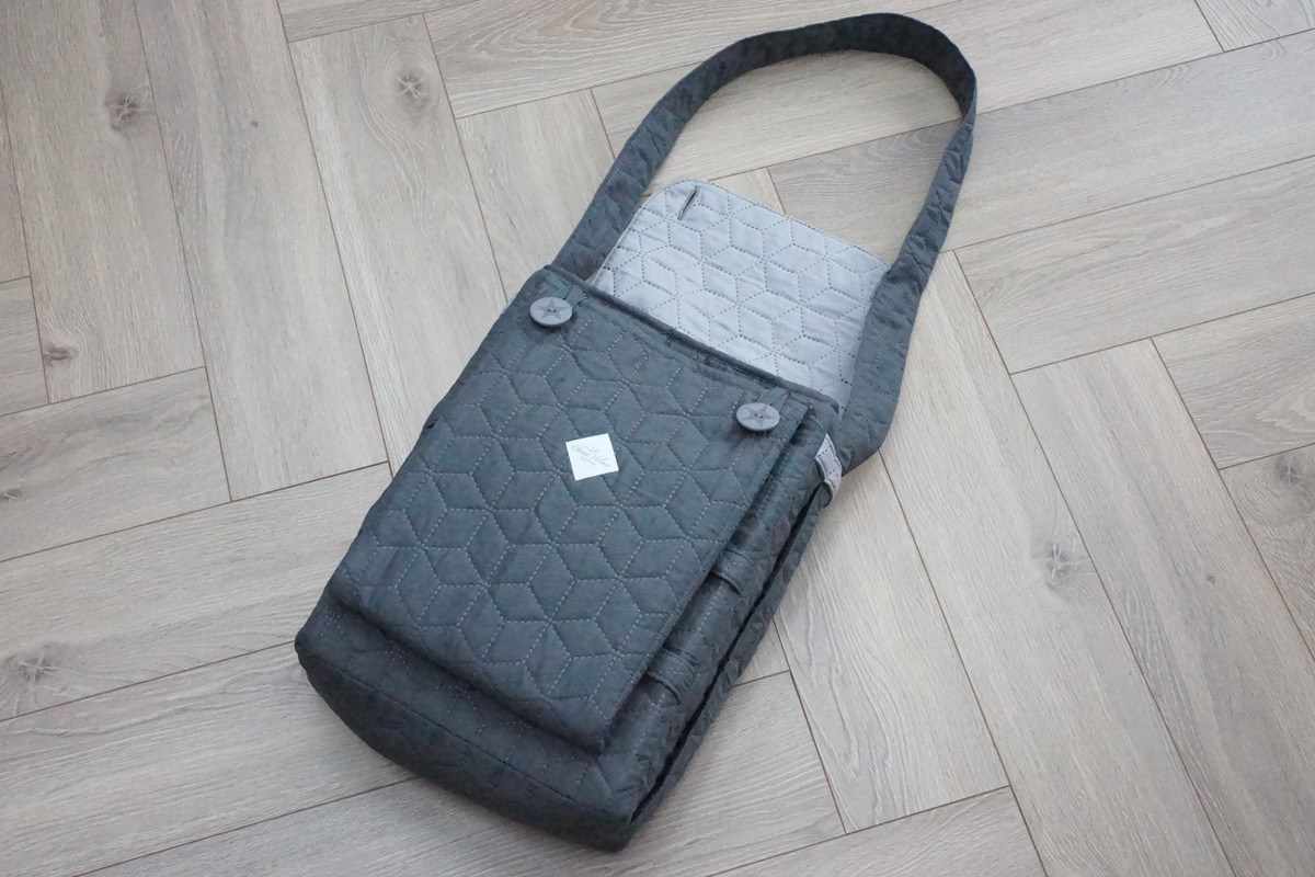 En multifunktionel taske som både kan bruges som skuldertaske, og som rygsæk.
