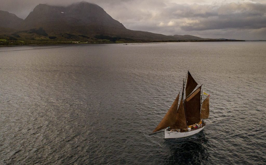 Folkvang på Vågsfjorden, en Skandfer-kutter av edelt merke. Det var slike båter fiskeriinspektøren ønsket seg langs kysten - og etter hvert også fikk. Foto: Knut Godø