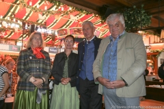 Yvonne Heckl, Sabine und Sigi Able, Edmund Radlinger (von li. nach re.) Altschausteller Stammtisch im Marstall Festzelt am Oktoberfest auf der Theresienwiese in München 2019