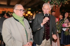 Robby  Eckl und Sigi Able (re.), Altschausteller-Stammtisch im Marstall Festzelt am Oktoberfest auf der Theresienwiese in München 2022