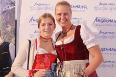 Andrea Waldecker mit Tochter, Angermaier Trachtennacht in der Alten Kongresshalle  in München 2019