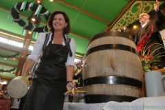 Ilse Aigner,  Anstich in der Schönheitskönigin auf der Oidn Wiesn am Oktoberfest in München 2018