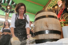 Ilse Aigner,  Anstich in der Schönheitskönigin auf der Oidn Wiesn am Oktoberfest in München 2018