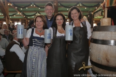 Gitti Walbrun, Peter Reichert, Angela Ascher, Ilse Aigner (von li. nach re.), Anstich in der Schönheitskönigin auf der Oidn Wiesn am Oktoberfest in München 2018