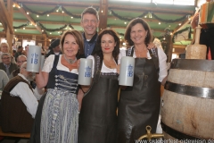 Gitti Walbrun, Peter Reichert, Angela Ascher, Ilse Aigner (von li. nach re.),  Anstich in der Schönheitskönigin auf der Oidn Wiesn am Oktoberfest in München 2018