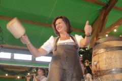 Ilse Aigner, Wiesnbier-Anstich in der Schönheitskönigin auf der Oidn Wiesn durch Ilse Aigner 2019