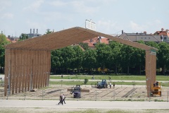 Aufbau der neuen Bräurosl auf der Theresienwiese in München 2022