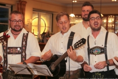 Damische Ritter, Wiesnbierprobe und Bierorden der Damischen Ritterr an Helmut Schleich in der Hirschau in München 2019