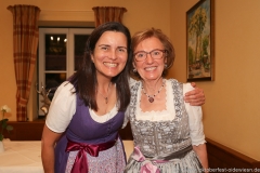 Steffi Spendler und Anneliese Haberl (re.), Wiesnbierprobe und Bierorden der Damischen Ritterr an Helmut Schleich in der Hirschau in München 2019