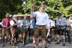 Bierorden der Damischen Ritter an Roland Hefter in der Hirschau in München  2021