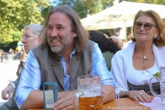 Roland Hefter, Bierorden der Damischen Ritter an Roland Hefter in der Hirschau in München  2021