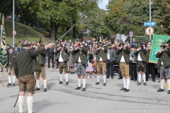 Böllerschützen unter der Bavaria am Oktoberfest in München 2022