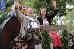 Wiggerl  Hagn und Stephanie Spendler, Einzug der Wiesnwirte am Oktoberfest in München 2018