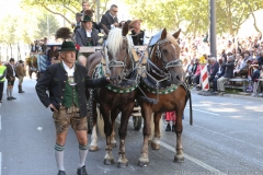 Einzug der Wiesnwirte auf das Oktoberfest auf der Theresienwiese in München 2019