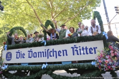 Einzug der Wiesnwirte auf das Oktoberfest auf der Theresienwiese in München 2019