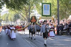 Einzug der Wiesnwirte auf das Oktoberfest auf der Theresienwiese in München 2019