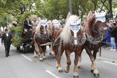 Einzug der Wiesnwirte auf das Oktoberfest in München 2022