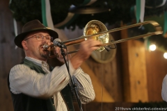 Luisss Leit'n Musi, Talentwettbewerb Jetzt sing i für die BR Brettlspitzen im Volkssängerzelt zur Schönheitskönigin auf der Oidn Wiesn in München  am 26.9.2019